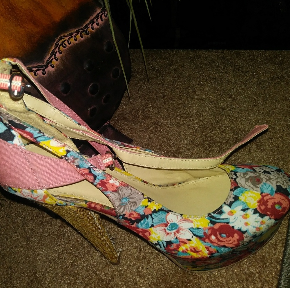 Liliana Floral Platform